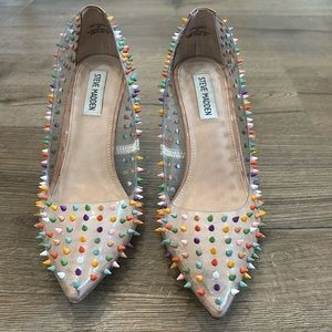 Pointed toe Steve Madden heels with fun detail
